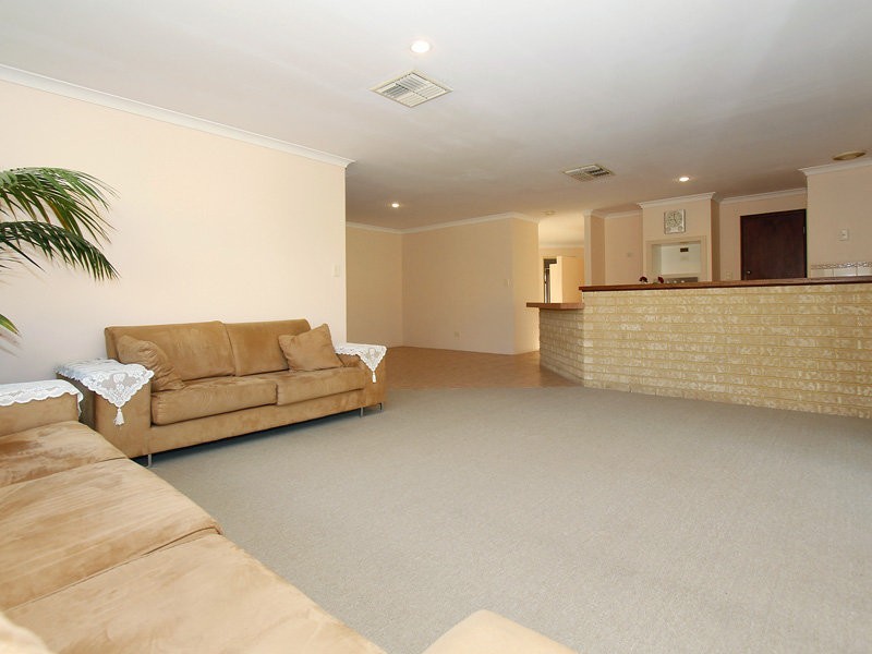 18 Gardenia Gardens, Helena Valley WA 6056