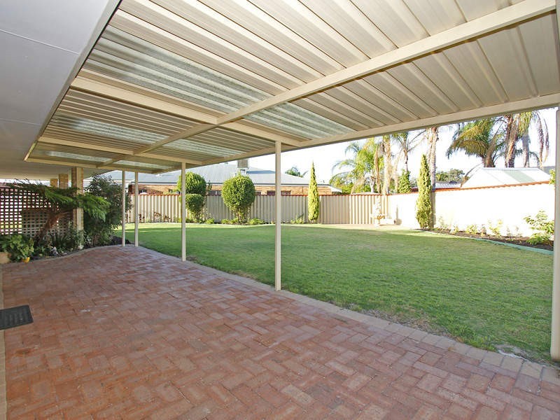 18 Gardenia Gardens, Helena Valley WA 6056