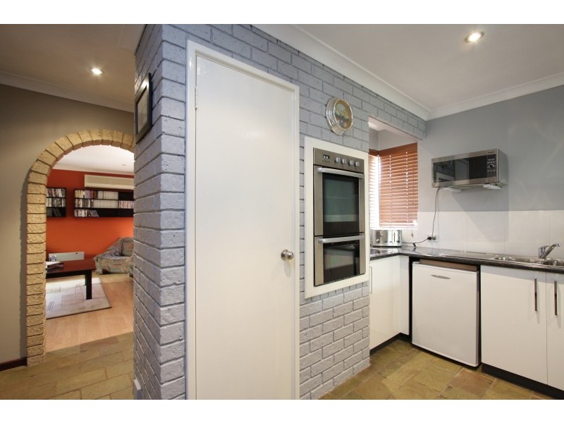 2/14 Vaughan Street, Dianella WA 6059