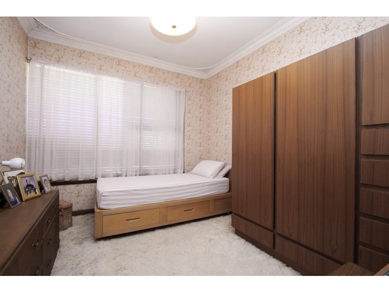 41 Howes Crescent, Dianella WA 6059