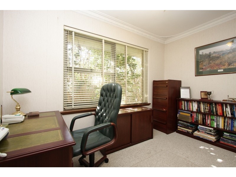 41 Howes Crescent, Dianella WA 6059