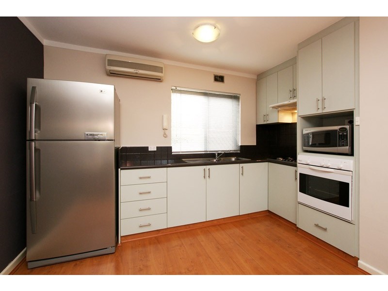 2/345 Stirling Street, Highgate WA 6003