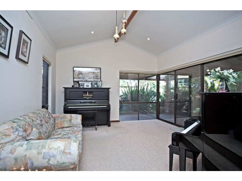 152 Moulden Avenue, Yokine WA 6060