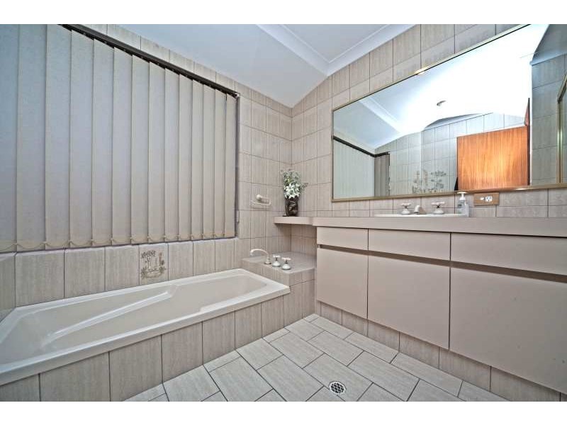 152 Moulden Avenue, Yokine WA 6060