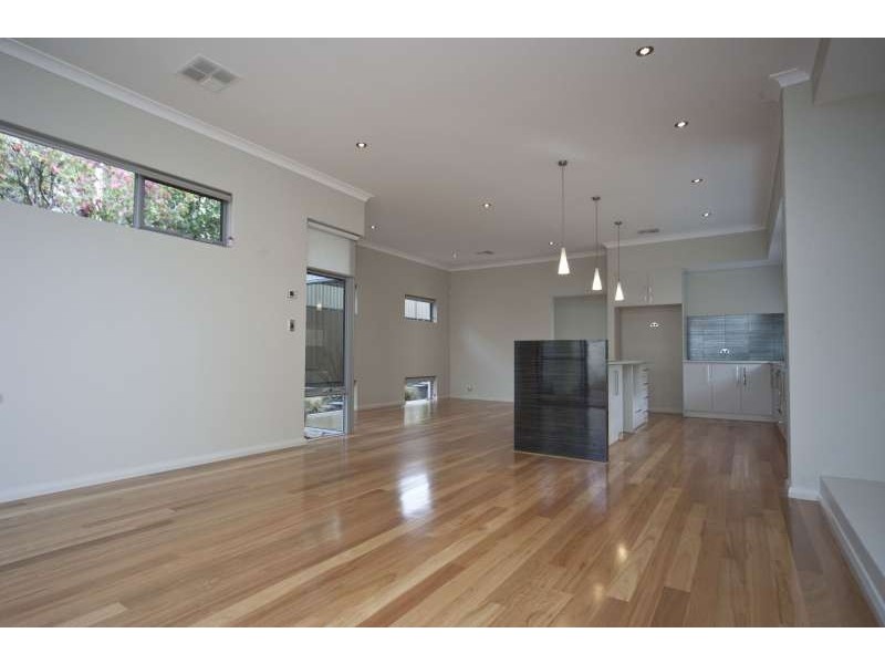 4A Burns Avenue, Yokine WA 6060
