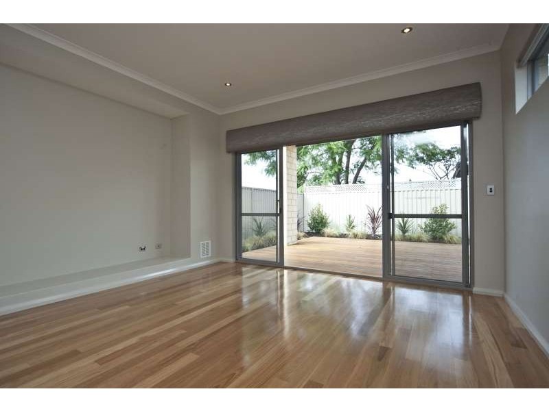 4A Burns Avenue, Yokine WA 6060