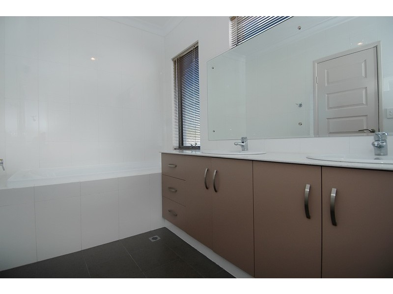 124A Hayes Avenue, Dianella WA 6059