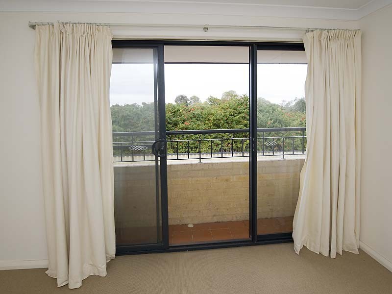 28B Pearl Road, Cloverdale WA 6105