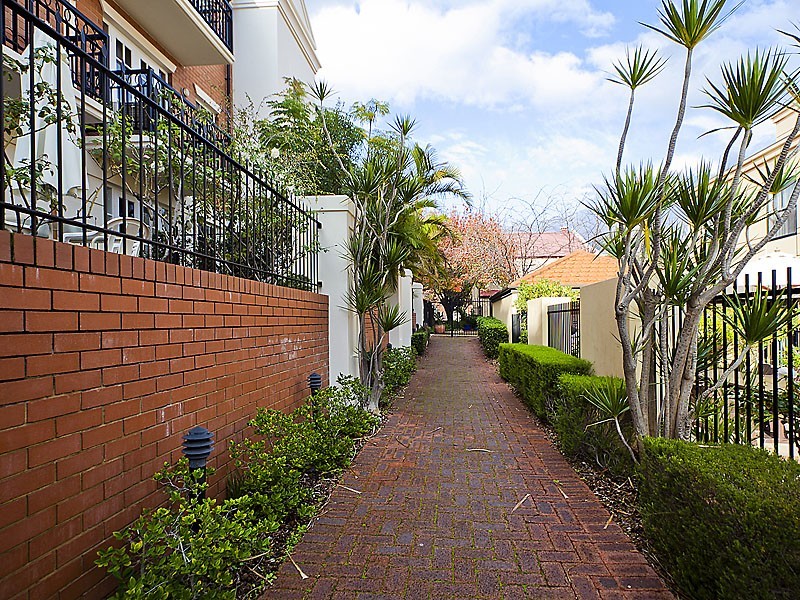 8/19 Little Shenton Lane, Northbridge WA 6003