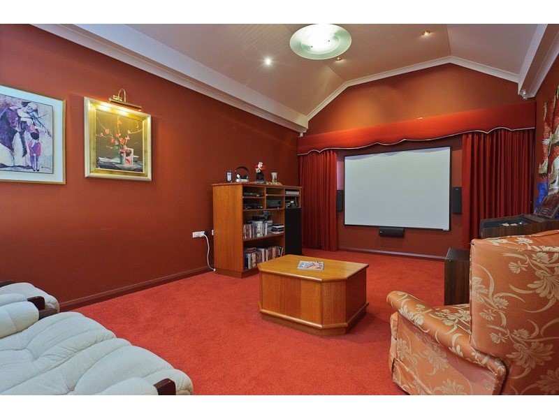 91 Holmfirth Street, Coolbinia WA 6050