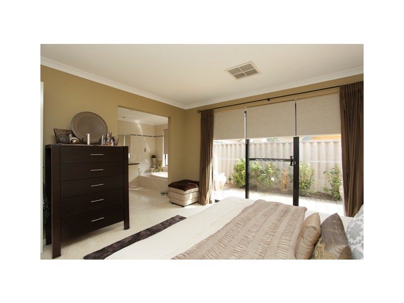 4 Greenbushes Place, Dianella WA 6059