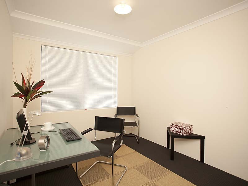 2/427 Belgravia Street, Cloverdale WA 6105