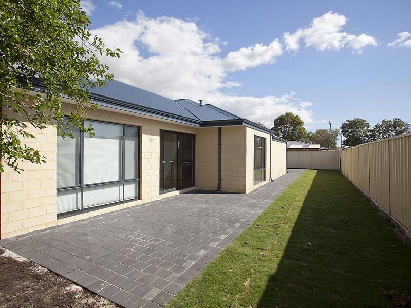 2/427 Belgravia Street, Cloverdale WA 6105