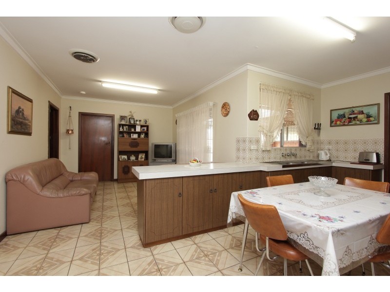 414 Grand Promenade, Dianella WA 6059