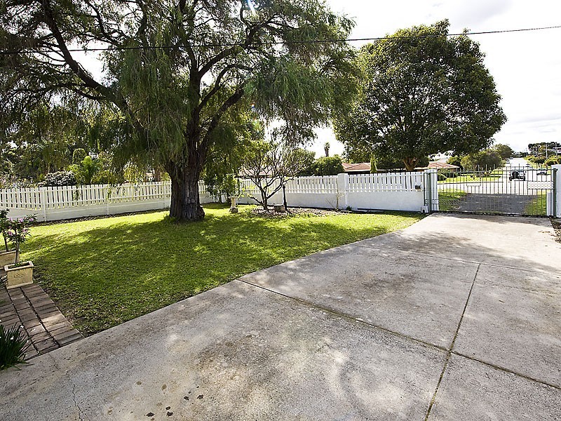 98 Epsom Avenue, Belmont WA 6104