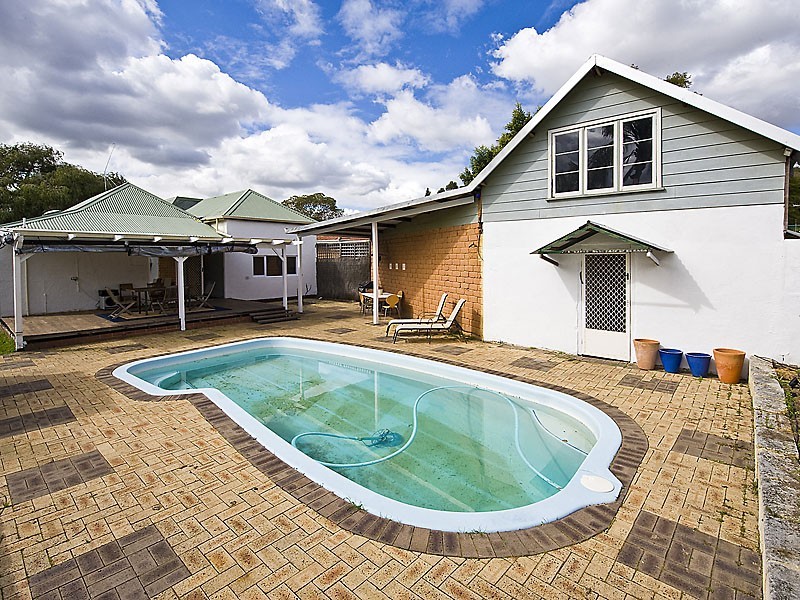 98 Epsom Avenue, Belmont WA 6104