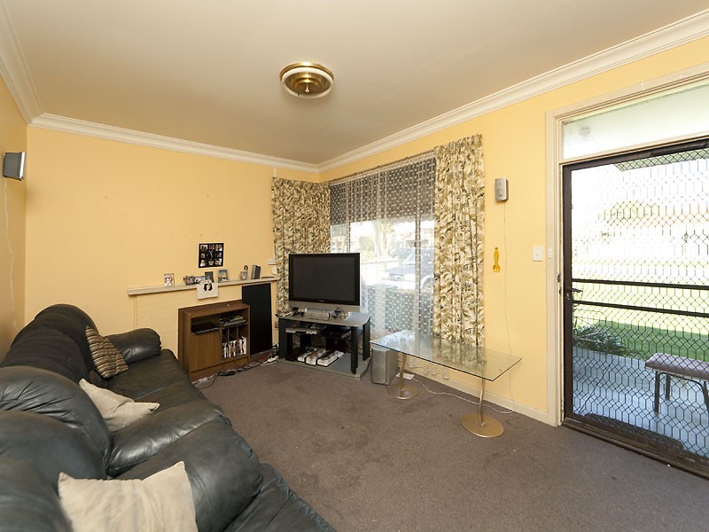 137 Arlunya Avenue, Cloverdale WA 6105