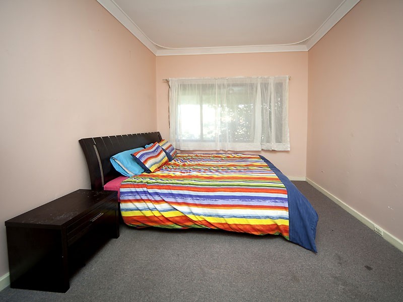 137 Arlunya Avenue, Cloverdale WA 6105