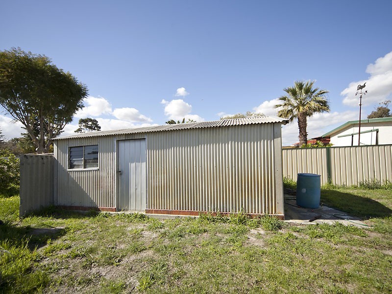 137 Arlunya Avenue, Cloverdale WA 6105