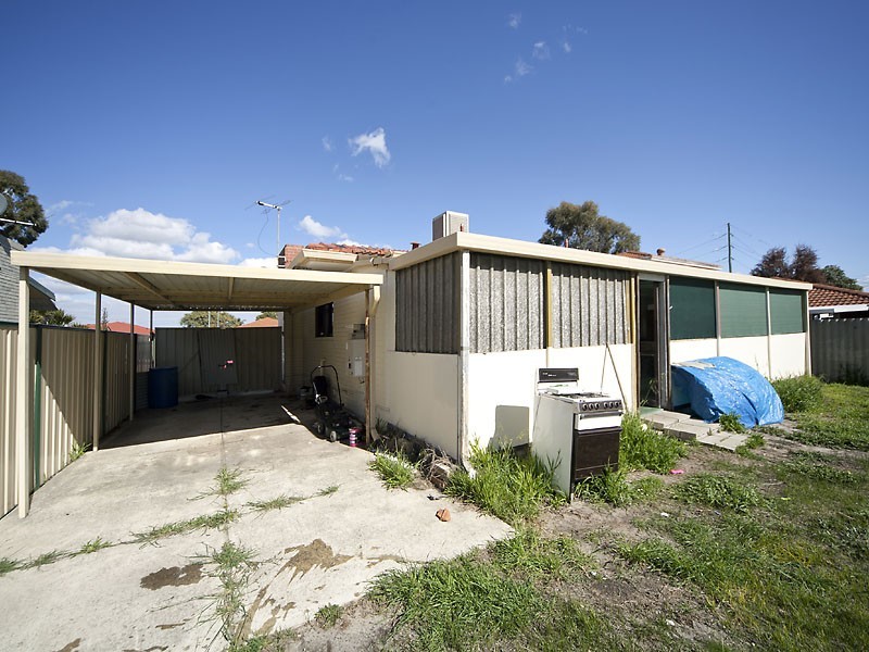 137 Arlunya Avenue, Cloverdale WA 6105