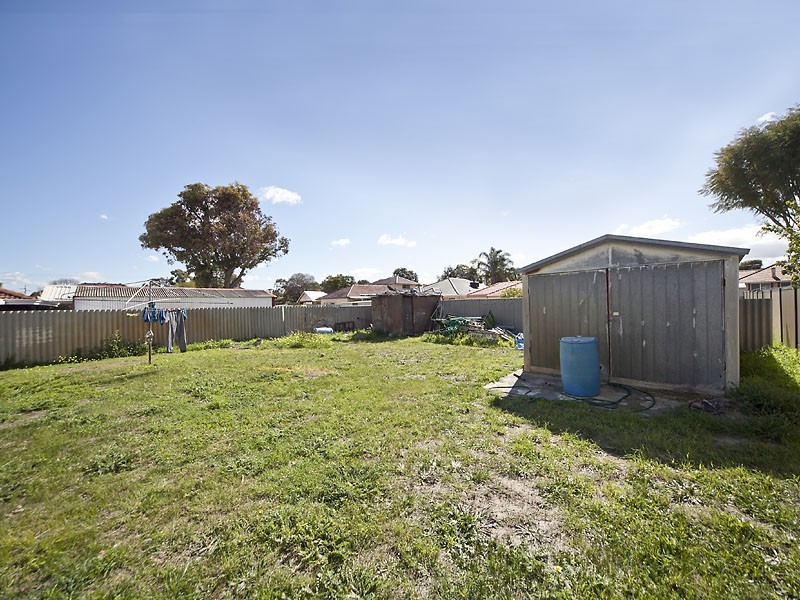 137 Arlunya Avenue, Cloverdale WA 6105