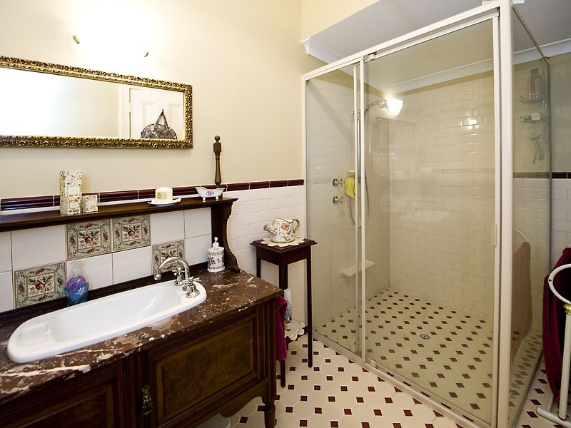 72 Tenth Avenue, Inglewood WA 6052