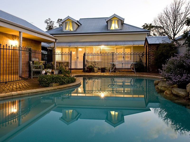 72 Tenth Avenue, Inglewood WA 6052