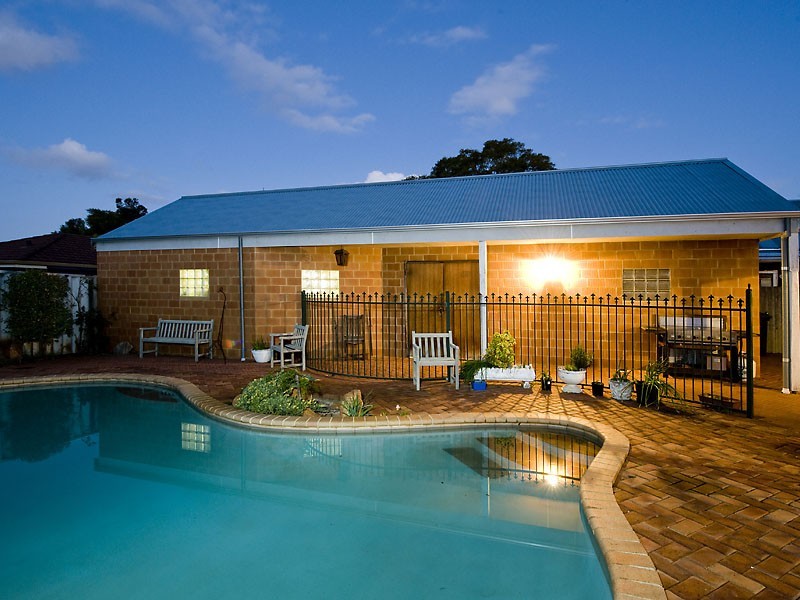 72 Tenth Avenue, Inglewood WA 6052