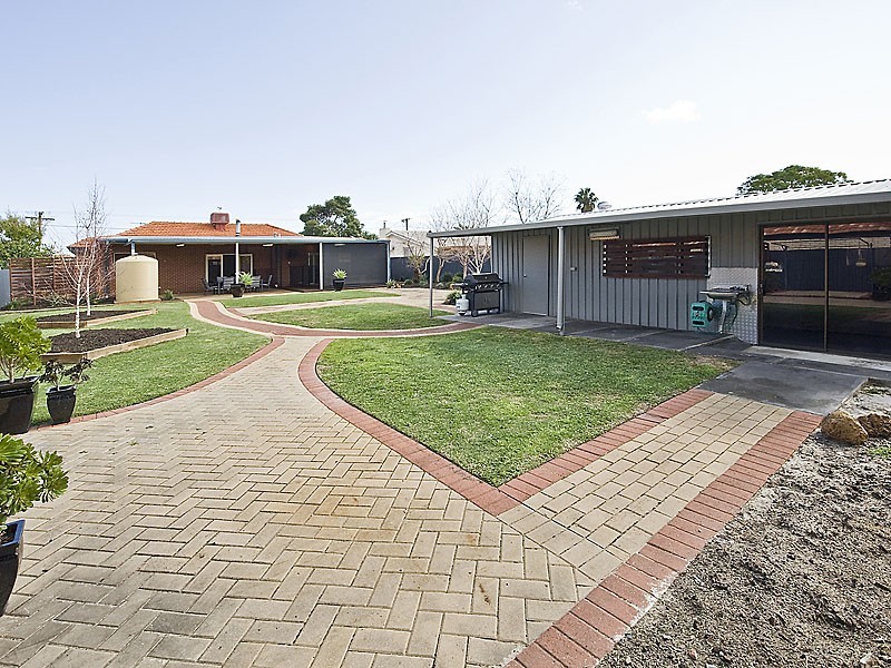 271 Fisher Street, Cloverdale WA 6105