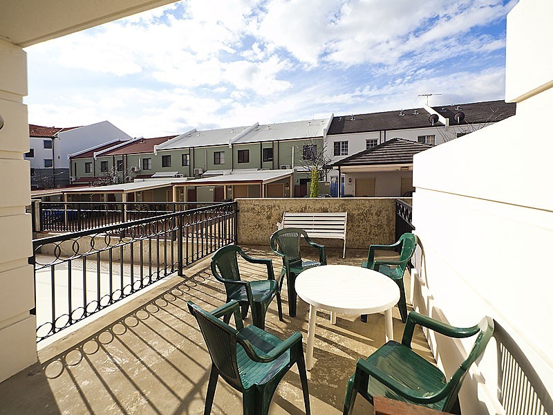 8/19 Little Shenton Lane, Northbridge WA 6003