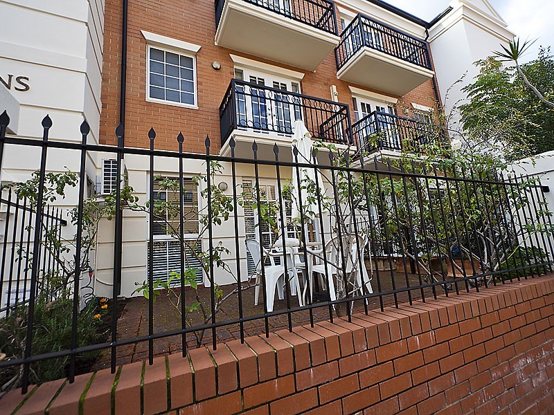 8/19 Little Shenton Lane, Northbridge WA 6003