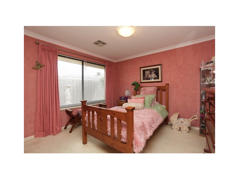 4 Greenbushes Place, Dianella WA 6059