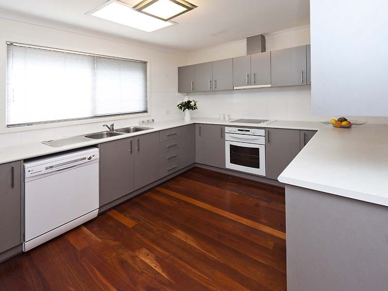 6 Lowes Street, Cloverdale WA 6105