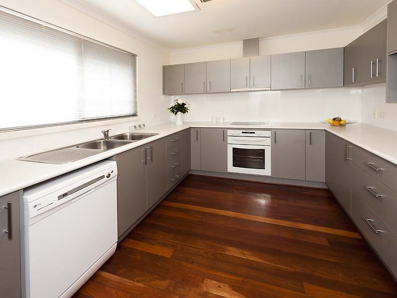 6 Lowes Street, Cloverdale WA 6105
