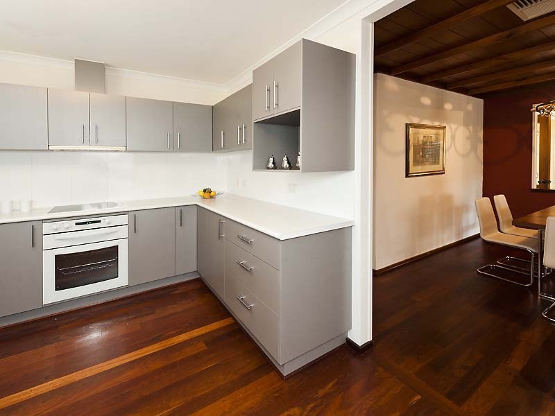 6 Lowes Street, Cloverdale WA 6105