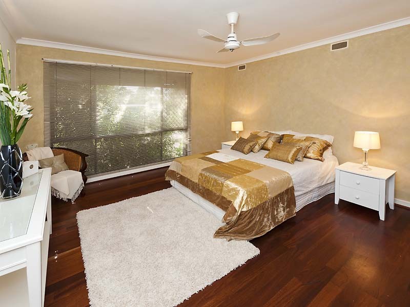 6 Lowes Street, Cloverdale WA 6105