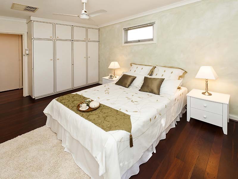 6 Lowes Street, Cloverdale WA 6105