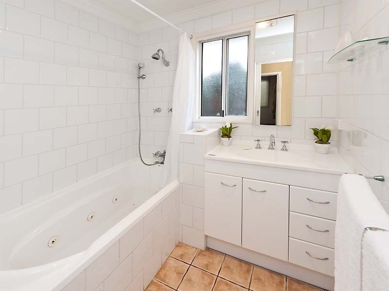6 Lowes Street, Cloverdale WA 6105