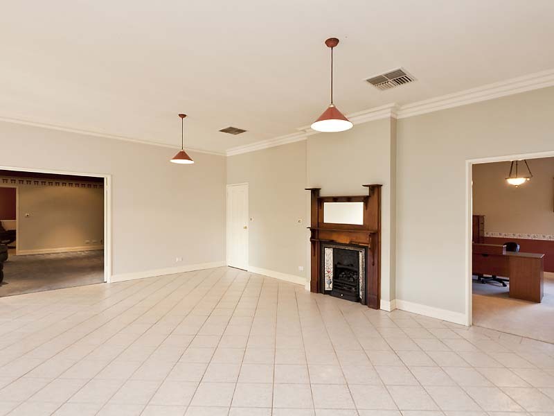 86 Lakeside Drive, Helena Valley WA 6056