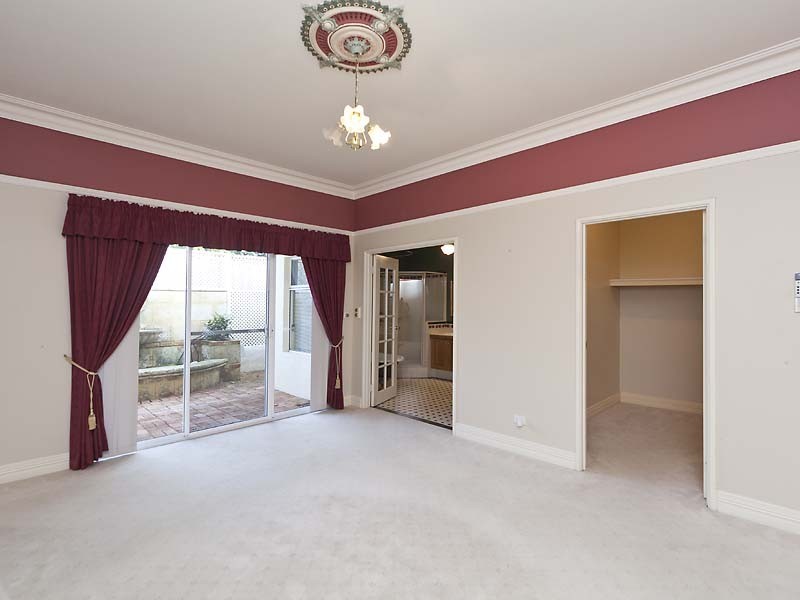 86 Lakeside Drive, Helena Valley WA 6056