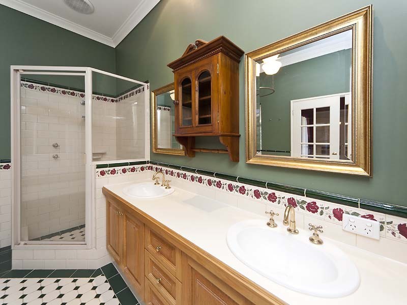 86 Lakeside Drive, Helena Valley WA 6056