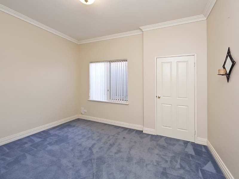 86 Lakeside Drive, Helena Valley WA 6056