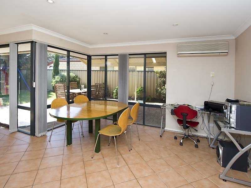 8 Rendition Place, Redcliffe WA 6104