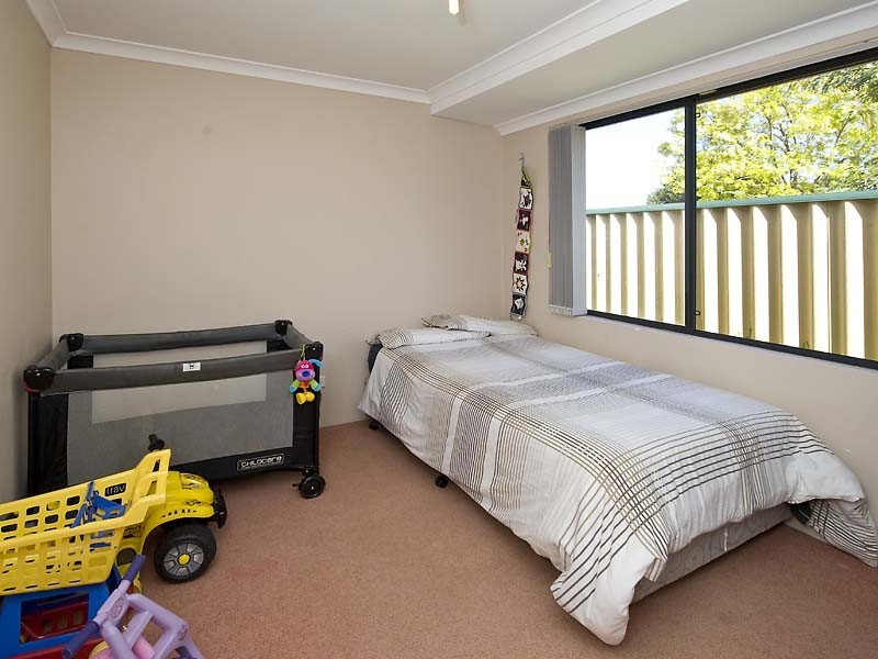 8 Rendition Place, Redcliffe WA 6104