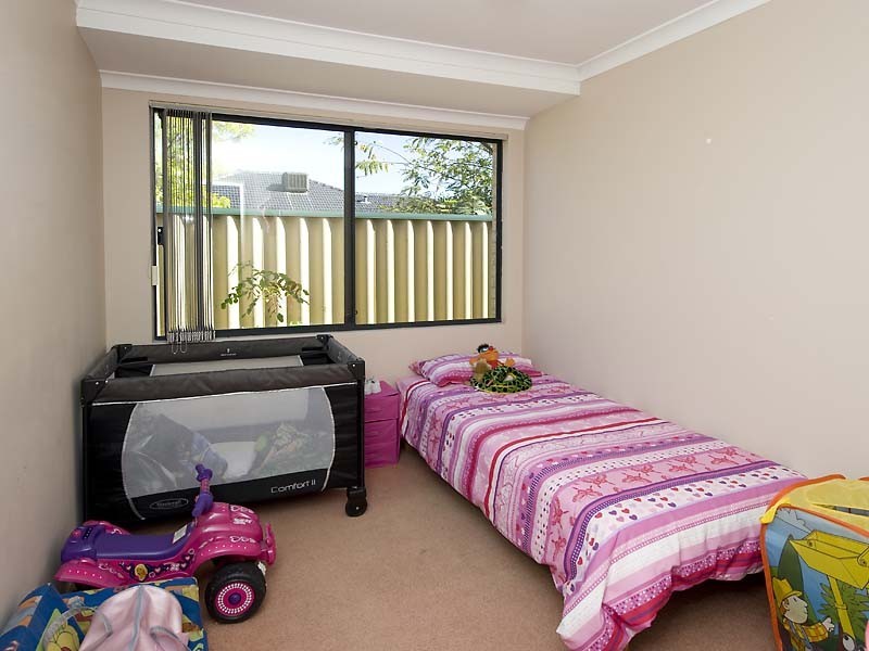 8 Rendition Place, Redcliffe WA 6104