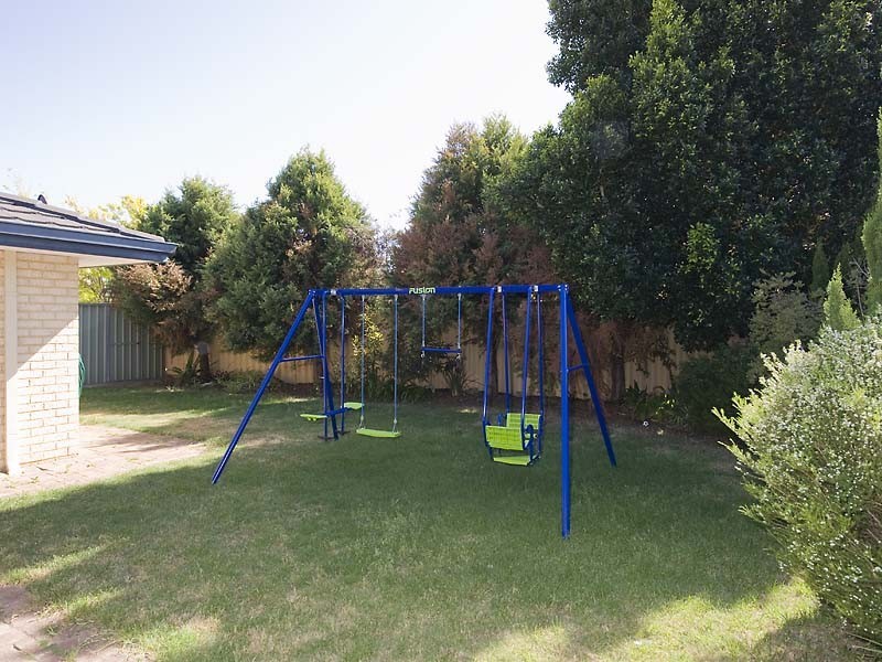 8 Rendition Place, Redcliffe WA 6104