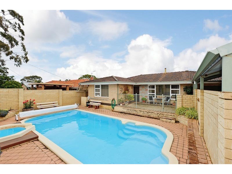 15 Wyndham Way, Yokine WA 6060