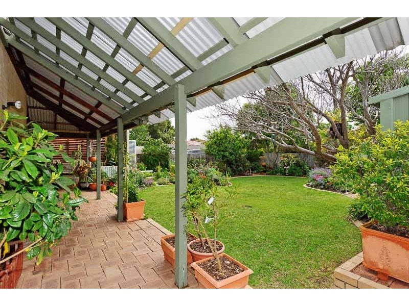 15 Wyndham Way, Yokine WA 6060