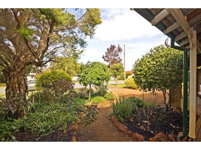 4 Hobart Street, Bayswater WA 6053