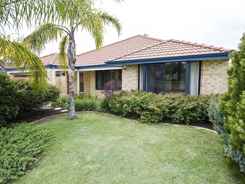 26 Escourt Road, Redcliffe WA 6104